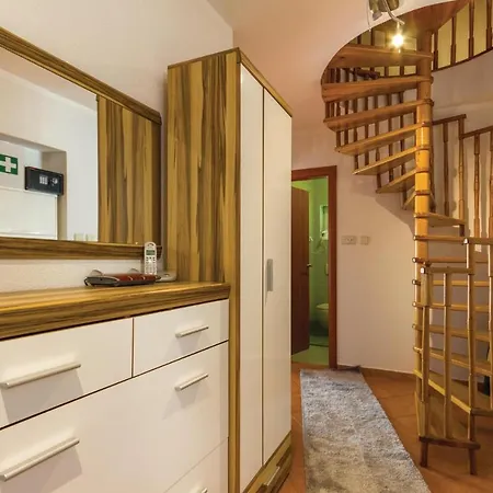 3 Bedroom In Apartment *