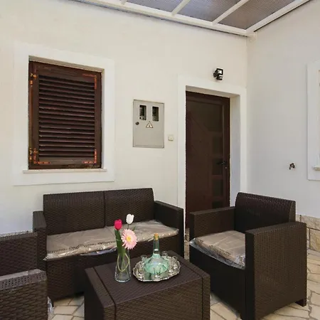 Apartment 3 Bedroom In *