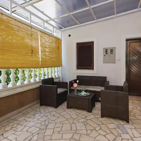 3 Bedroom Gorgeous In Cavle